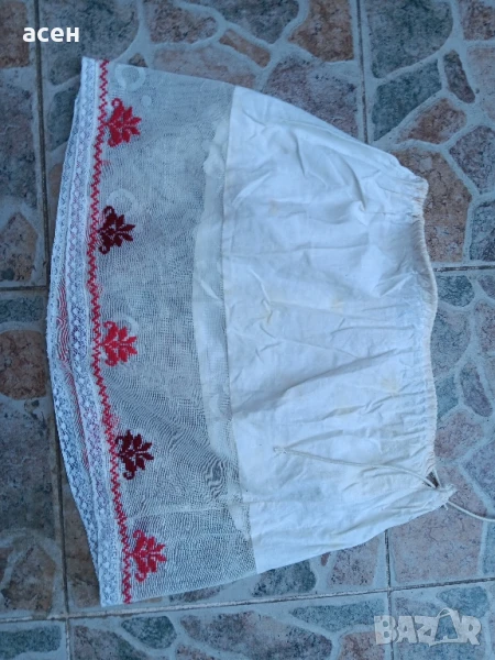 пола, снимка 1