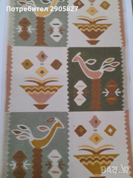 Килим със завладяващ мотив на птици, снимка 1