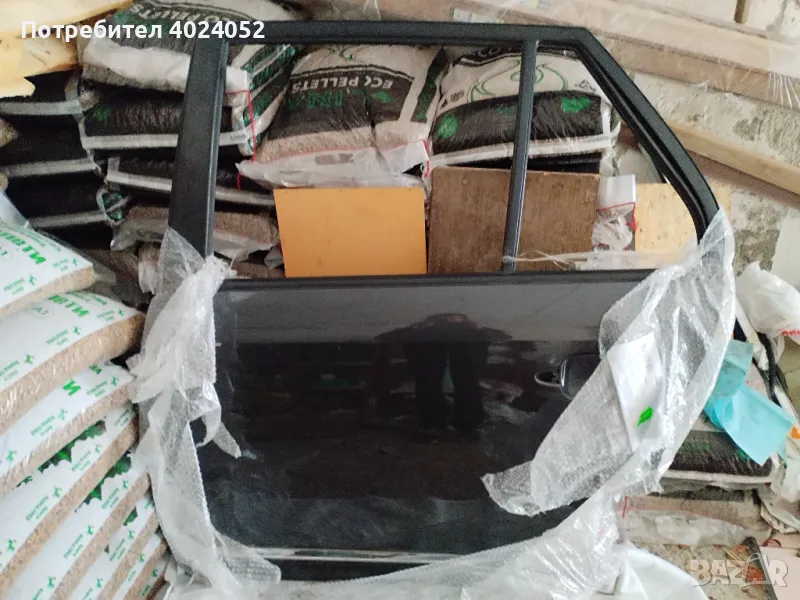 Продавам задна лява врата Kia Carens III, снимка 1