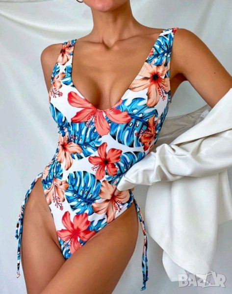 Бял цял бански с цветя, снимка 1