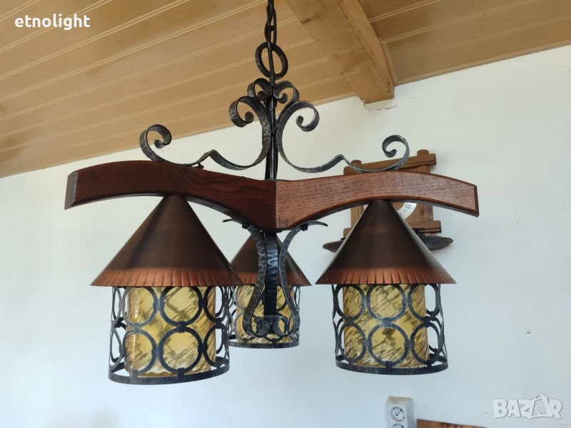 Красив старинен полилей съчетание от дърво, ковано желязо, метални капаци в меден цвят и стъкленици , снимка 1