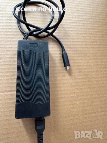 Оригинално зарядно за тротинетка , 42V 2000mA , електрически скутер, снимка 6 - Кабели и адаптери - 47533531