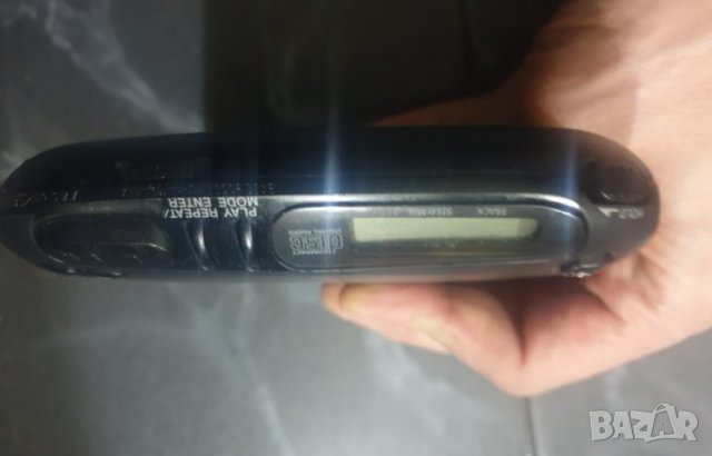 Дискмен SONY D-131 Compact disc player SONY D-131 В отлично състояние, работи без проблем., снимка 3 - MP3 и MP4 плеъри - 32800977