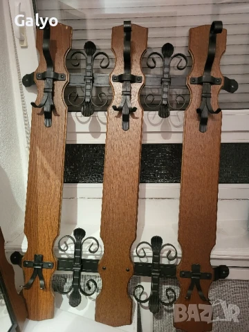 Стар  Красив комплект закачалка с огледало от ковано желязо и масивно дърво, снимка 2 - Закачалки - 50568941