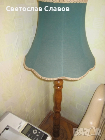 Висок лампион със стойка от червен американски дъб 4, снимка 4 - Лампиони - 49123241