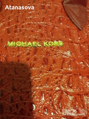 Продавам червена твърда чанта ,реплика MICHAEL KORS, снимка 2 - Чанти - 49161184