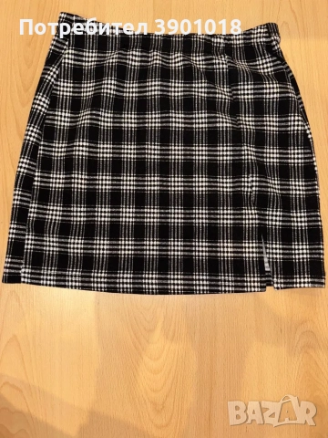 Дамска пола с цепка