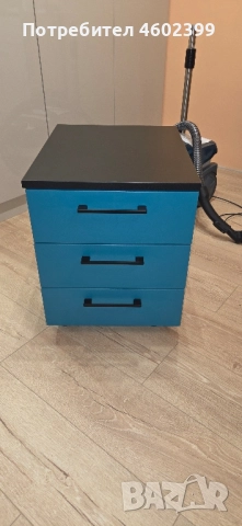 ношно шкафче на колелца и 3 бр. чекмеджета