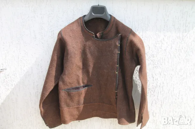 Вълнено елече с потури от народна носия