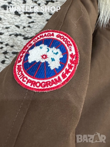 Дамско пухено яке CANADA GOOSE BOMBER JACKET.Размер XS, снимка 5 - Якета - 52655840