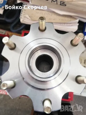 Задни главини за Мицубиши Паджеро.