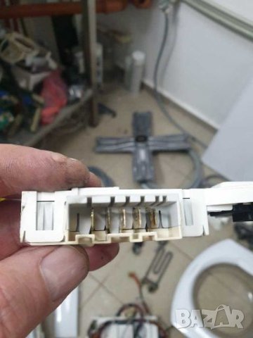 Части за пералня Ariston AVSF 109, снимка 13 - Перални - 27769888