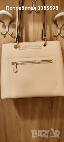 Чанта Guess , снимка 3 - Чанти - 47372072