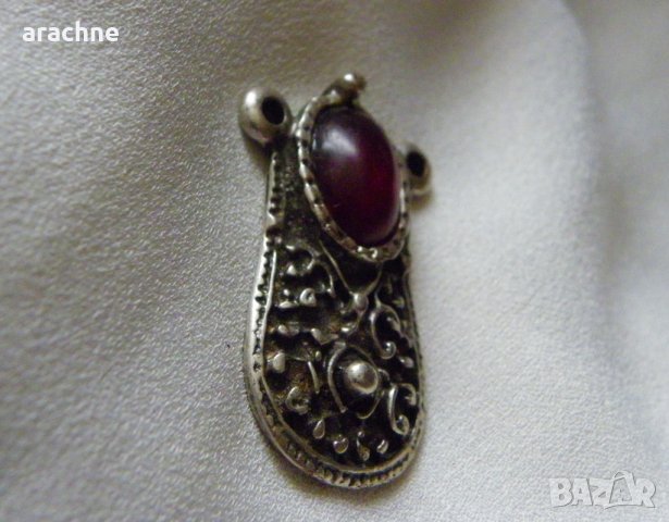 Възрожденска сребърна висулка с червен кехлибар, снимка 2 - Колекции - 24229487
