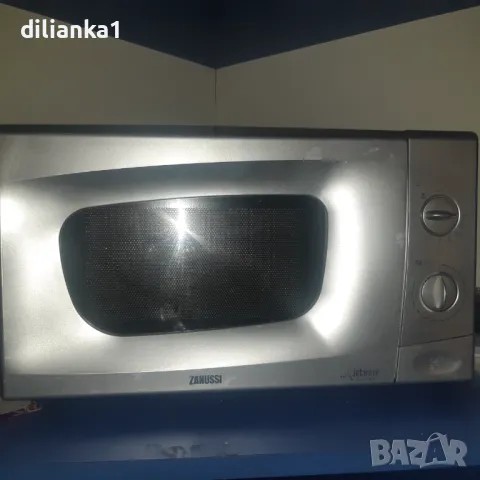 Микровълнова фурна Zanussi с грил, снимка 2 - Микровълнови - 50300919