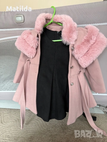 Rozovo palto s cerna roklya 