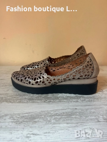 Златни дамски обувки 38 номер надигнати с малка черна платформа 🖤, снимка 3 - Дамски ежедневни обувки - 51893187