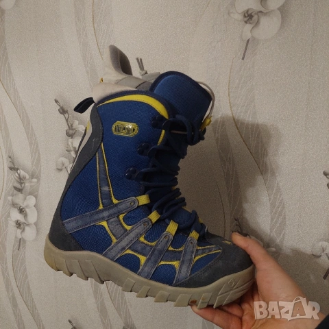 сноуборд обувки Burton MOTO Senior 9 . номер 37 и 40,5, снимка 2 - Зимни спортове - 53193675