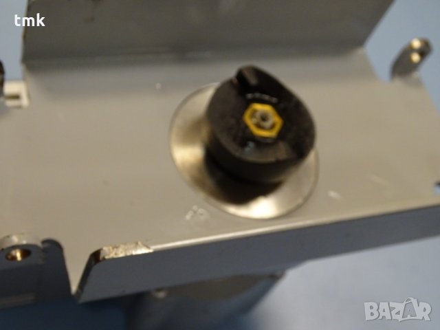 мотор редуктор WEG UECS 303 T/551 24 VDC, снимка 9 - Резервни части за машини - 35033068