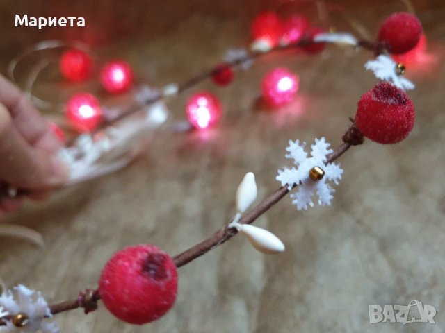 Коледно венче за глава в бяло и червено Венче със снежинки Ръчна изработка Аксесоари Венец за глава , снимка 2 - Аксесоари за коса - 38463580