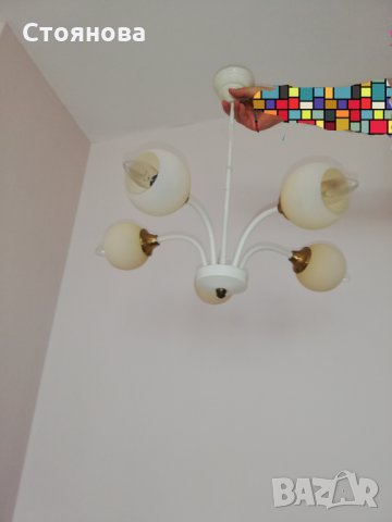 Полилей с пет бледо жълти чашки , снимка 2 - Лампи за таван - 33237909