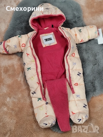 Нов зимен космонавт DKNY за момиченце 6-9 месеца , снимка 2 - Бебешки ескимоси - 52477845