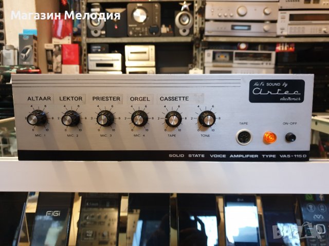 Гласов усилвател ARTEC VA5-115D Има 4 микрофонни входа и един линеен.