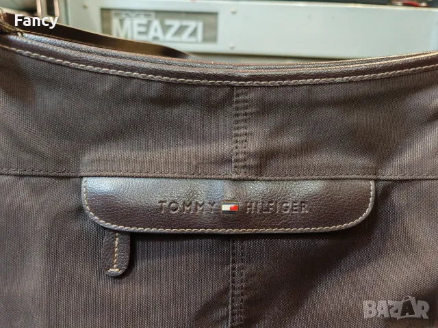 Оригинална дамска чанта Tommy Hilfiger , снимка 3 - Чанти - 49262020