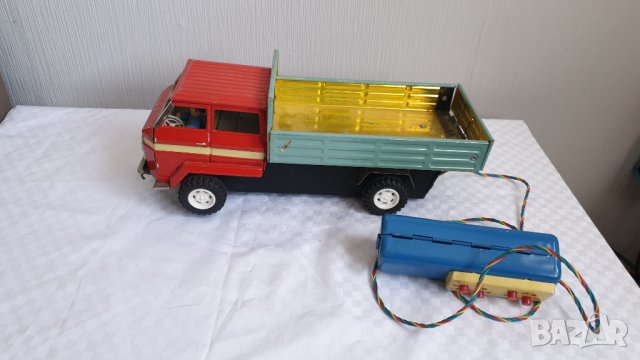 Стара китайска ламаринена играчка самосвал с дистанционно