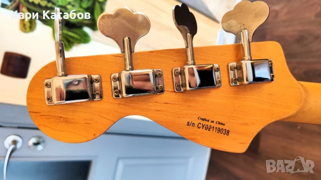 Бас китара Squier P, снимка 5 - Китари - 50665867
