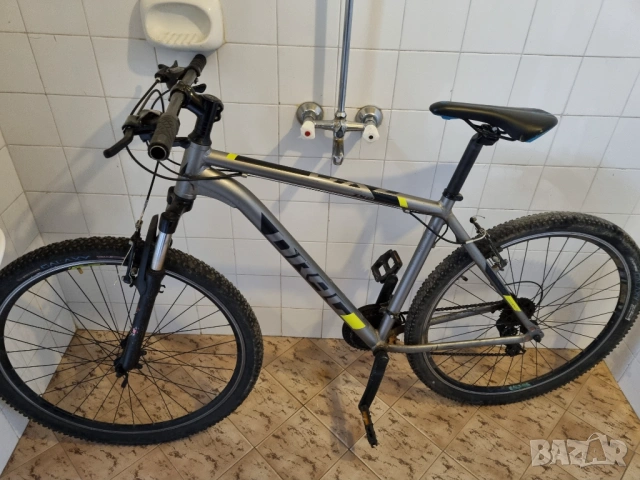 Продавам чисто нов кросов велосипед 28 цола ползван много малко