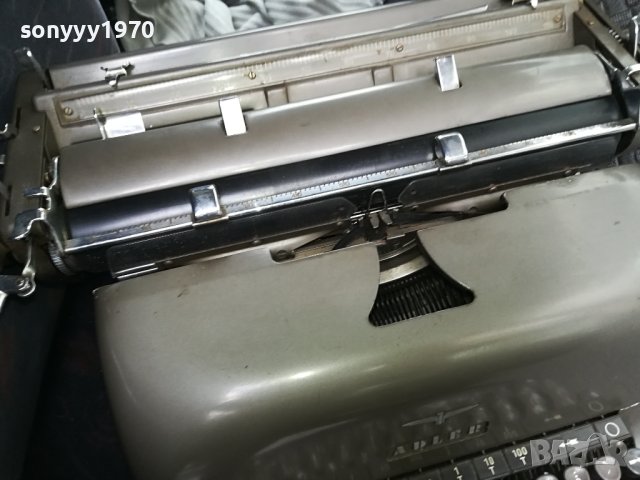 adler antique-стара пишеща машина 2701241611, снимка 9 - Антикварни и старинни предмети - 44001688