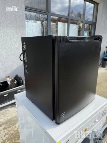 Черен минибар - малък хладилник , снимка 5 - Хладилници - 52373311