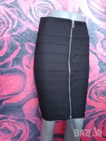 Черна пола с декоративен цип на хоризонтални етажи М, снимка 3 - Поли - 48620488