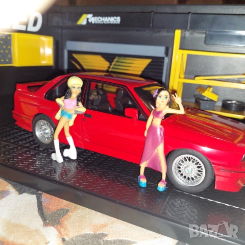 1/24 BMW e30 с 3 момичета 2 бутилки балантайс и сервиз , снимка 14 - Колекции - 51884182