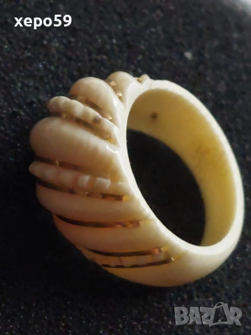 Рядък дамски пръстен от слонова кост,украсен с 14 каратово злато, снимка 7 - Пръстени - 52432228