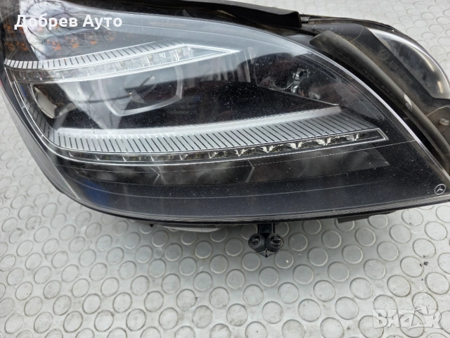 Десен LED фар за Mercedes CLS W218  , снимка 2 - Части - 53574585