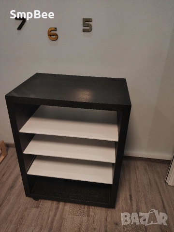 Аудио рак (стойка за аудио техника) – ръчна изработка, на колела