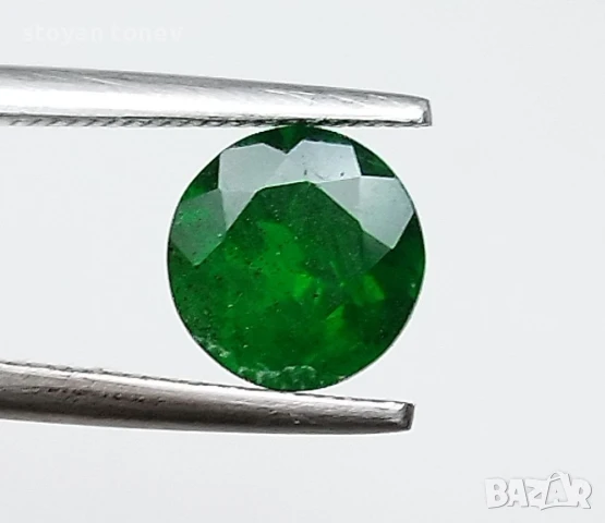 Цаворит в наситено зелен цвят и рядко срещана форма 1.53кт.! Нов, снимка 9 - Други - 50350615
