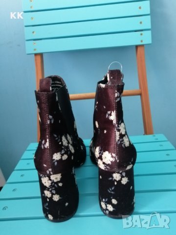 Боти на цветя, снимка 4 - Дамски боти - 28339816