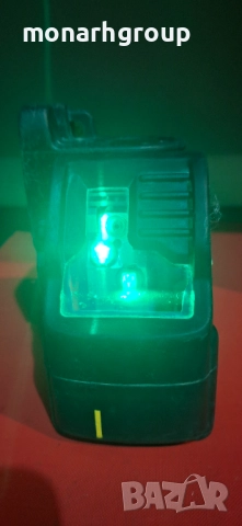 Лазерен нивелир DeWALT DW088CG /20 м, 0.3 мм/м  /, снимка 2 - Измервателни инструменти - 52436745