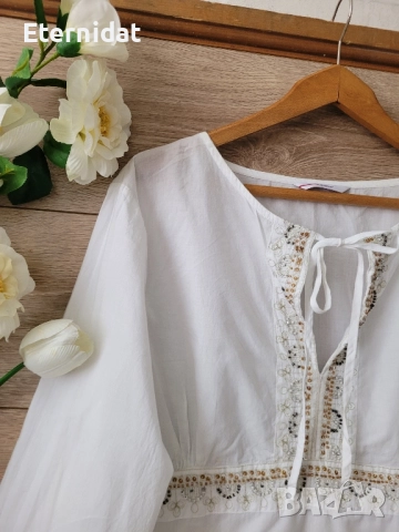 Бяла блуза с пайети , снимка 2 - Блузи с дълъг ръкав и пуловери - 51752226