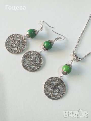 Красив комплект бижута със зелен Тюркоаз и филигрирани медальони в цвят сребро , снимка 5 - Бижутерийни комплекти - 33475535