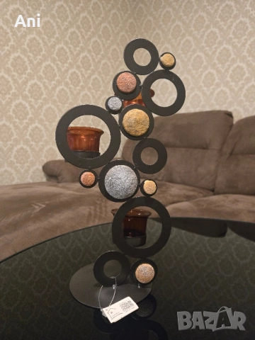 Страхотен свещник със стъклени чашки 
