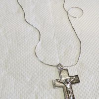 сребърен синджир с кръст, сребърен кръст с Исус закован за кръста - разпятие Христово, снимка 2 - Колиета, медальони, синджири - 33292167