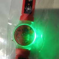 Спайдърмен Spiderman  LED светещ с капаче детски дигитален ръчен часовник, снимка 2 - Детски - 32577432