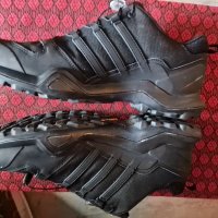 Високачесвени маратонки Adidas terex 44 номер , снимка 3 - Спортни обувки - 37223897