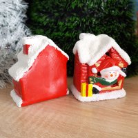 Светеща керамична къщичка с Дядо Коледа и Снежко светеща коледна украса, снимка 3 - Декорация за дома - 26676114