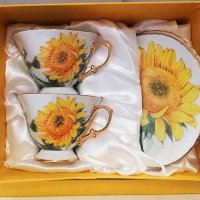 Красиви чаши за кафе с цветя от костен порцелан, снимка 2 - Сервизи - 33270333