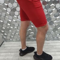 Червен къс панталон, снимка 2 - Дънки - 21872187
